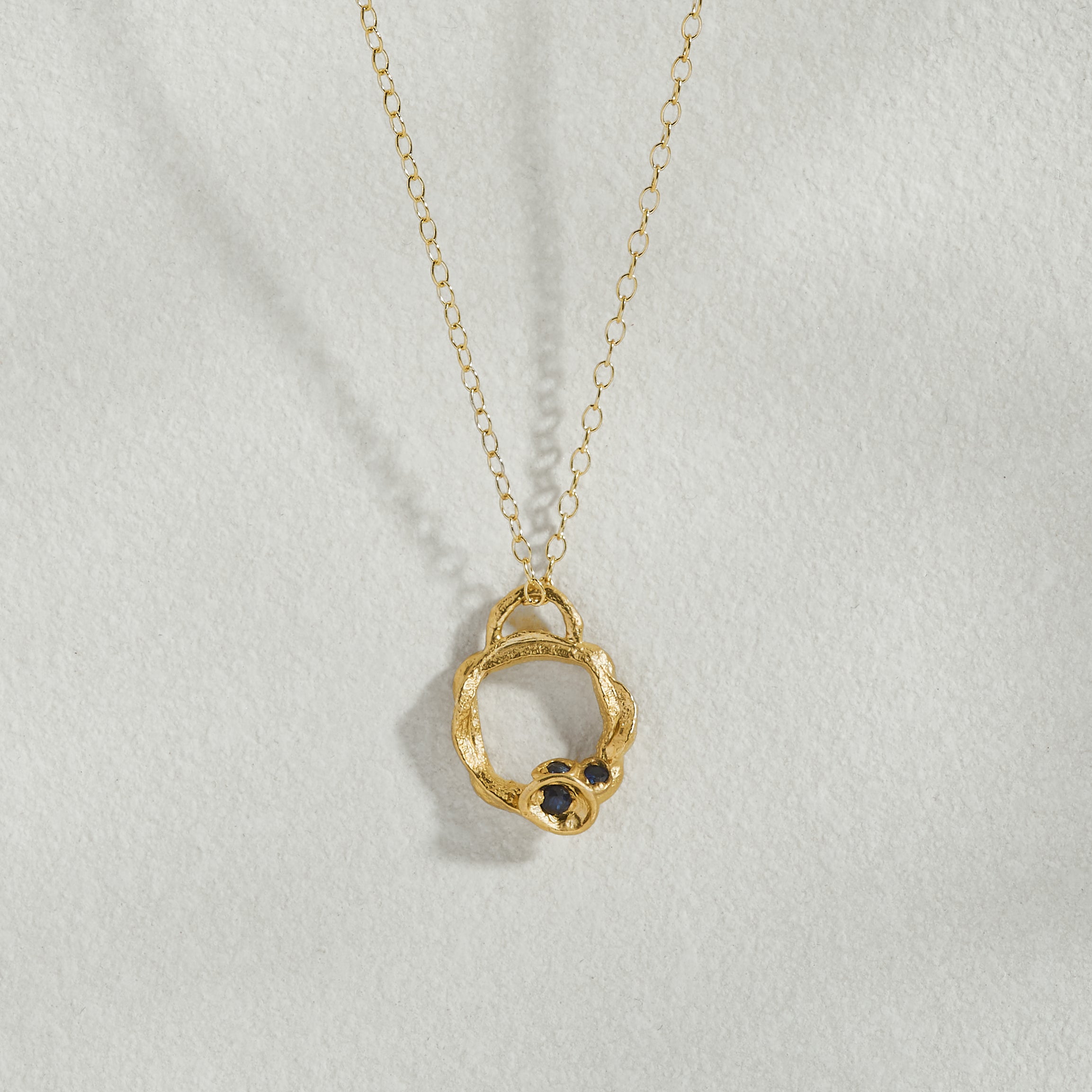 Sapphire Gold Circle Necklace (Small)