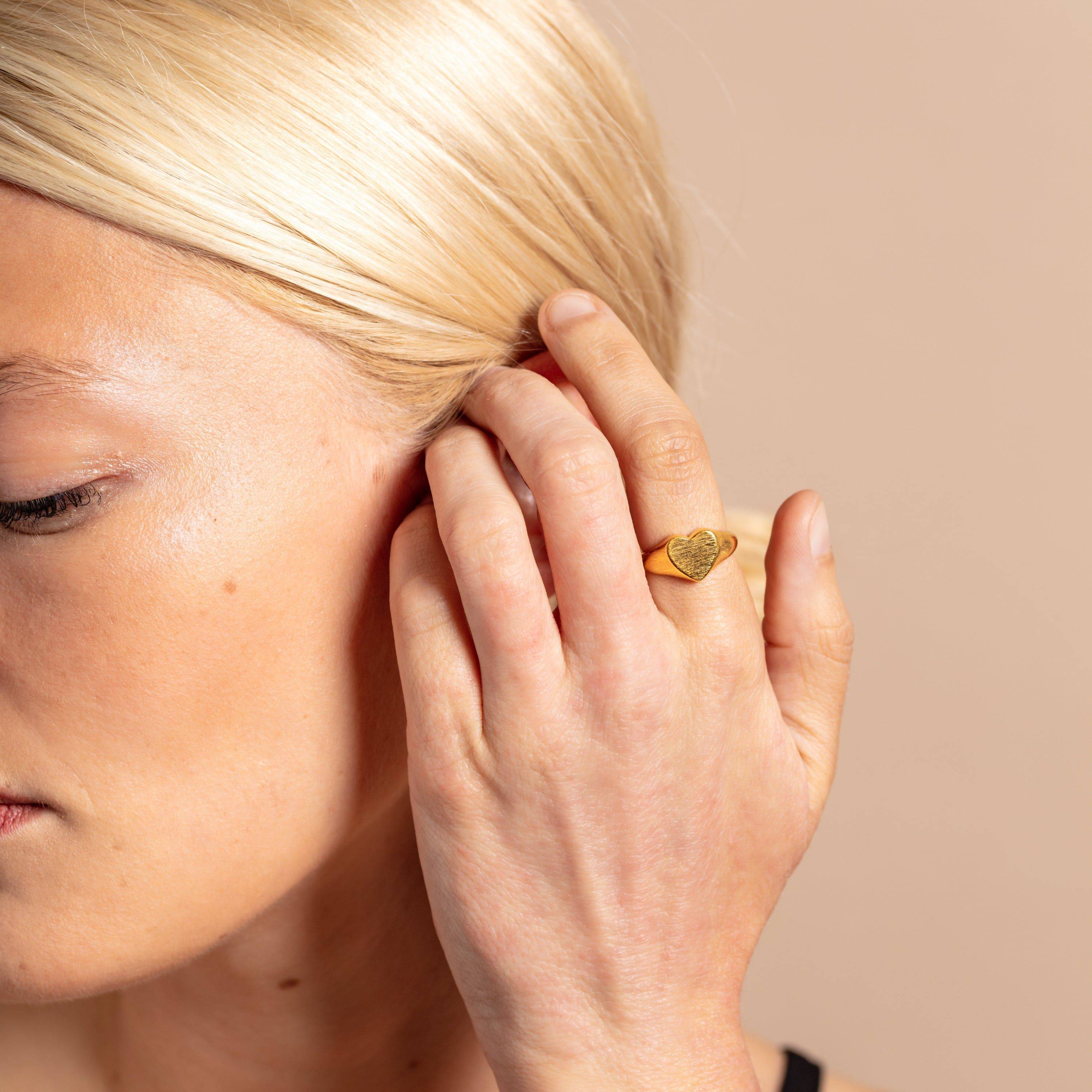 Signet hotsell ring small