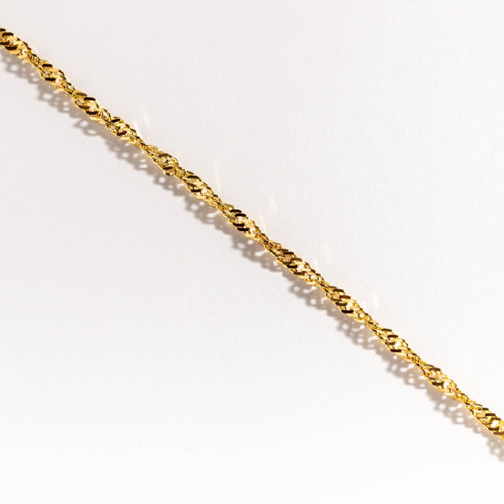 Twisted Curb Gold Bracelet - close up