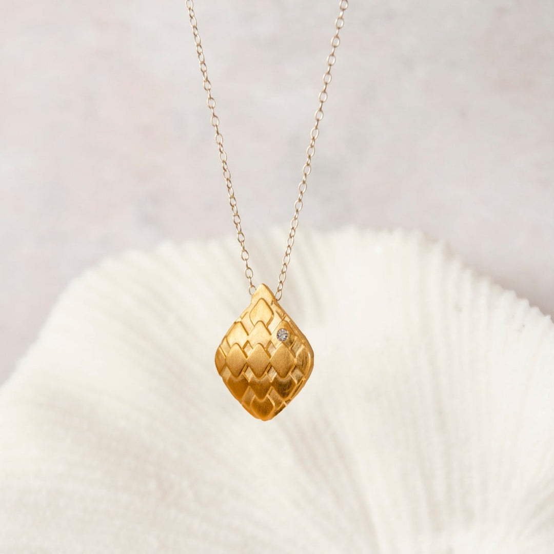 Art Deco Lapis Gold Necklace with Diamond