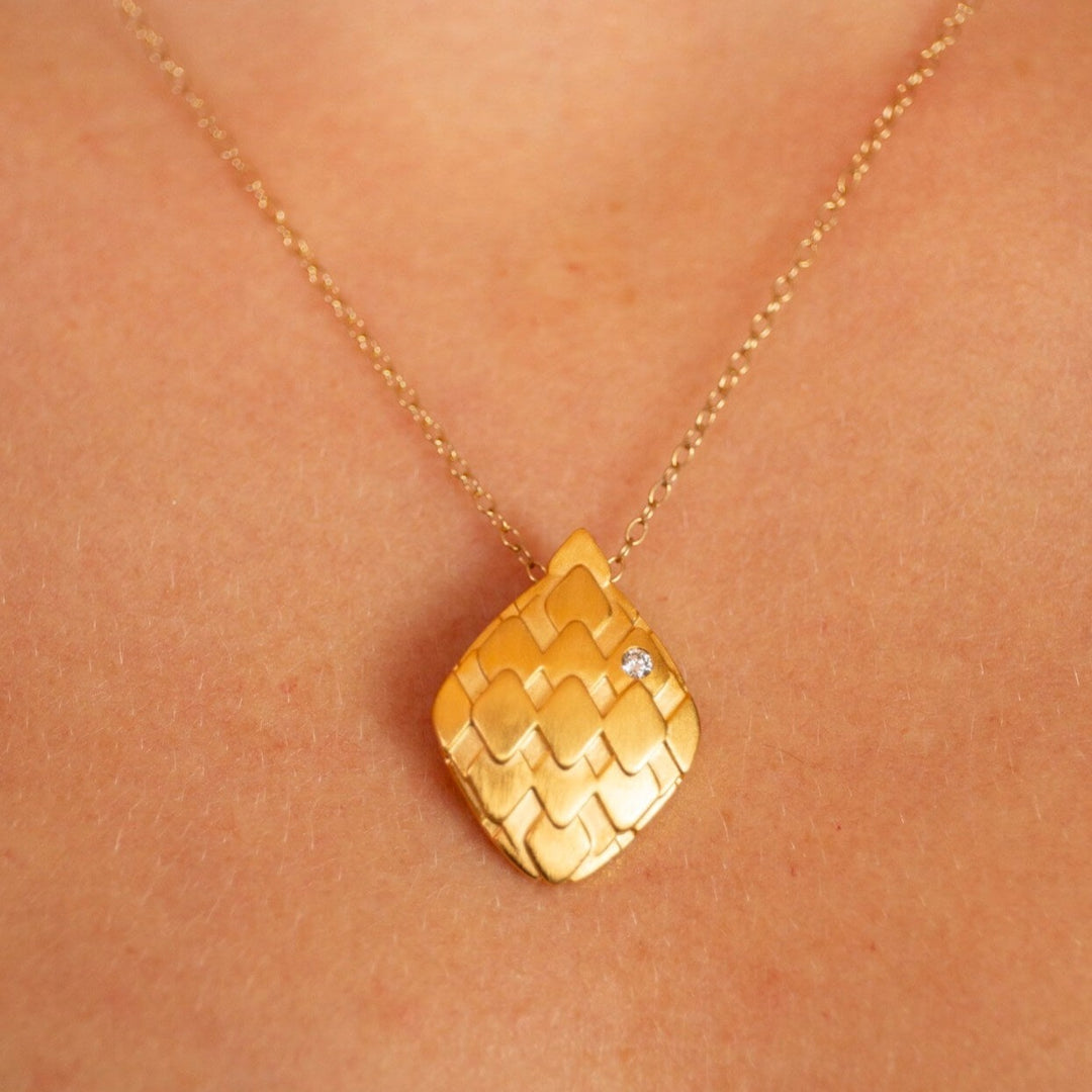 Art Deco Lapis Gold Necklace with Diamond