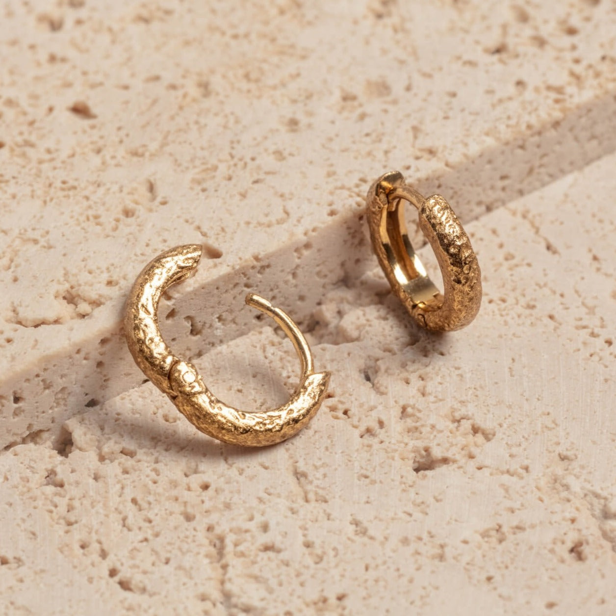 18k-gold-vermeil-antique-textured-huggie-hoop-earrings-claire-hill-designs