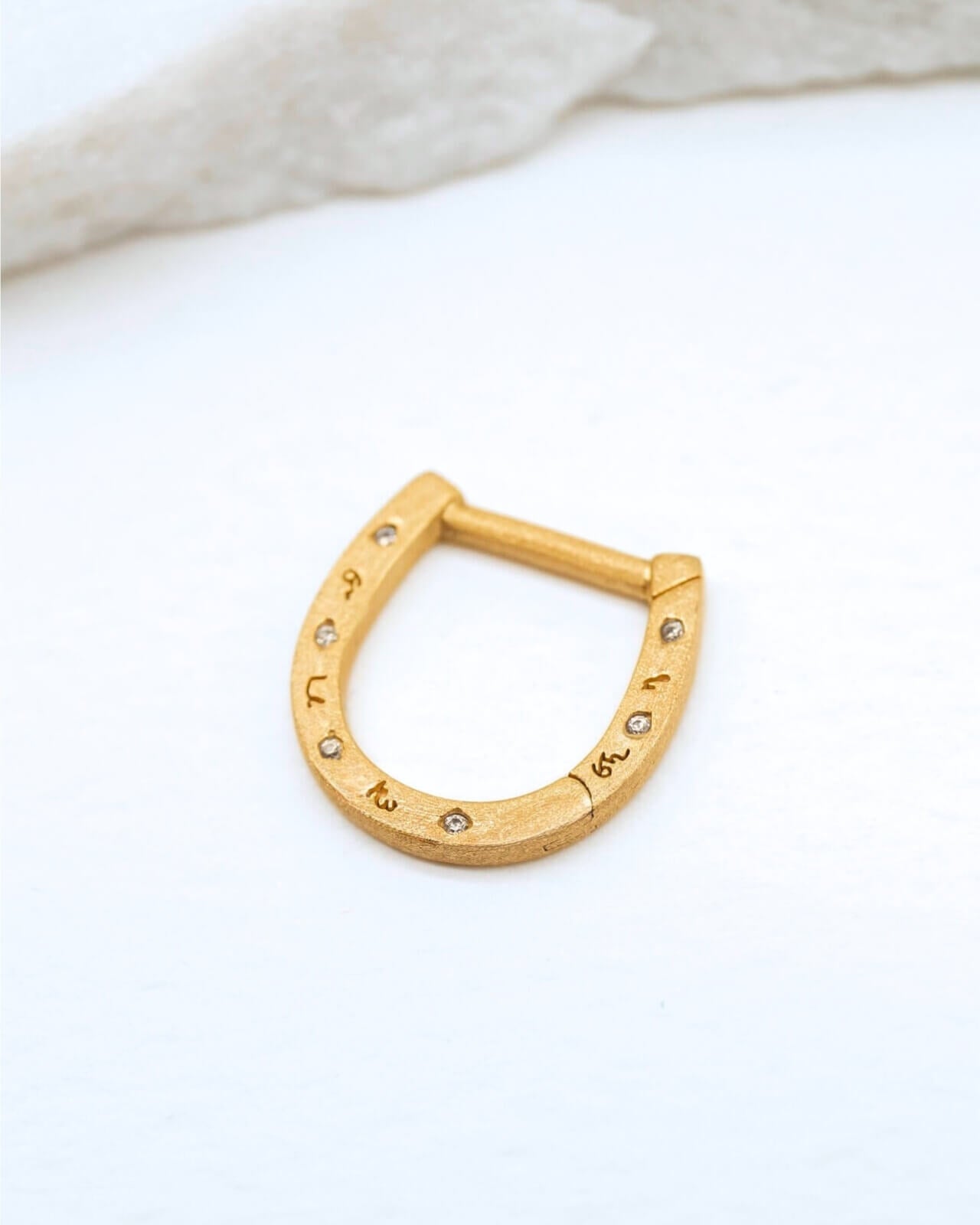 Sparkly Gold Horseshoe Connector