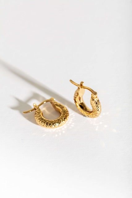 Diamond-Cut Gold Chunky Hoop Earrings
