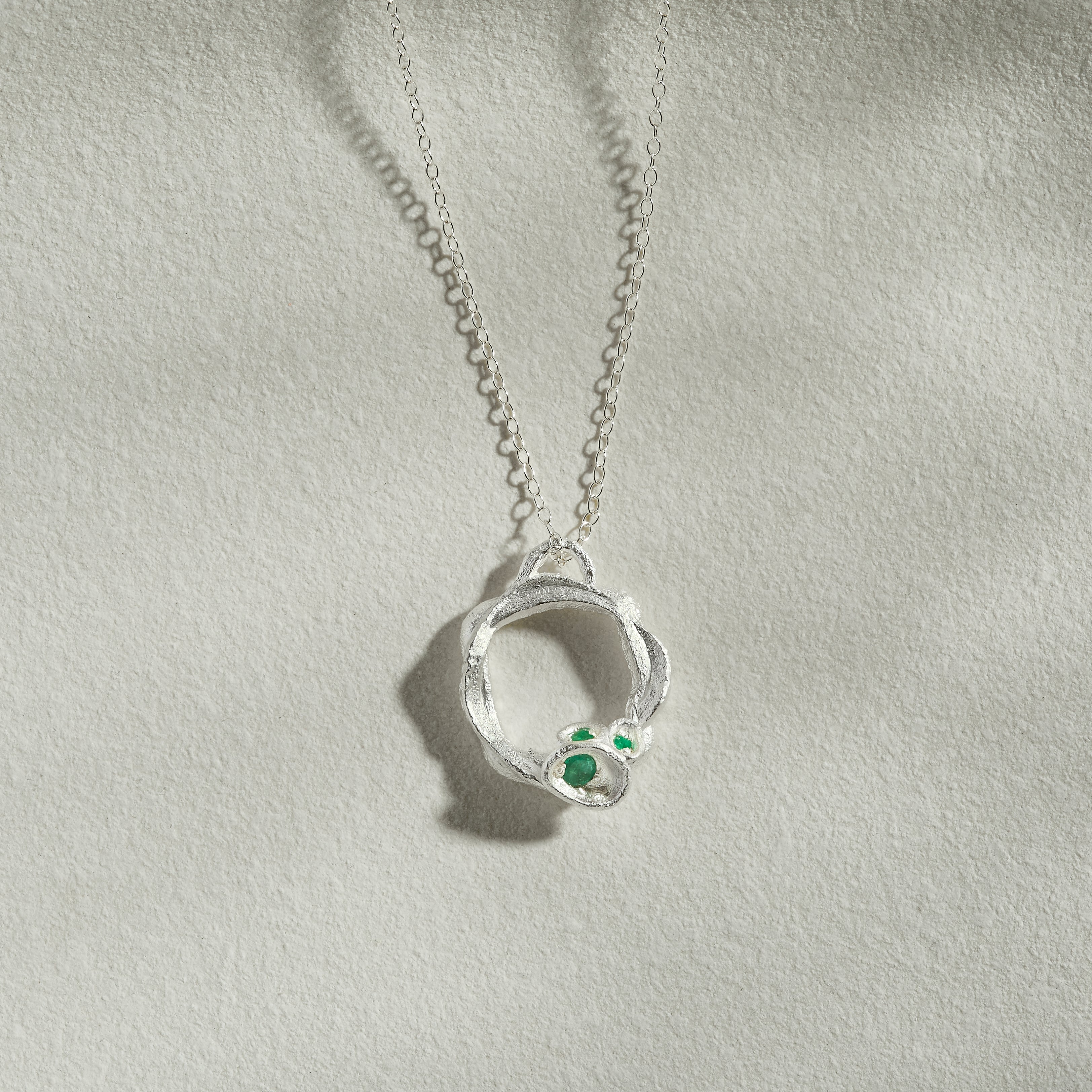 Emerald Silver Circle Necklace (Large)