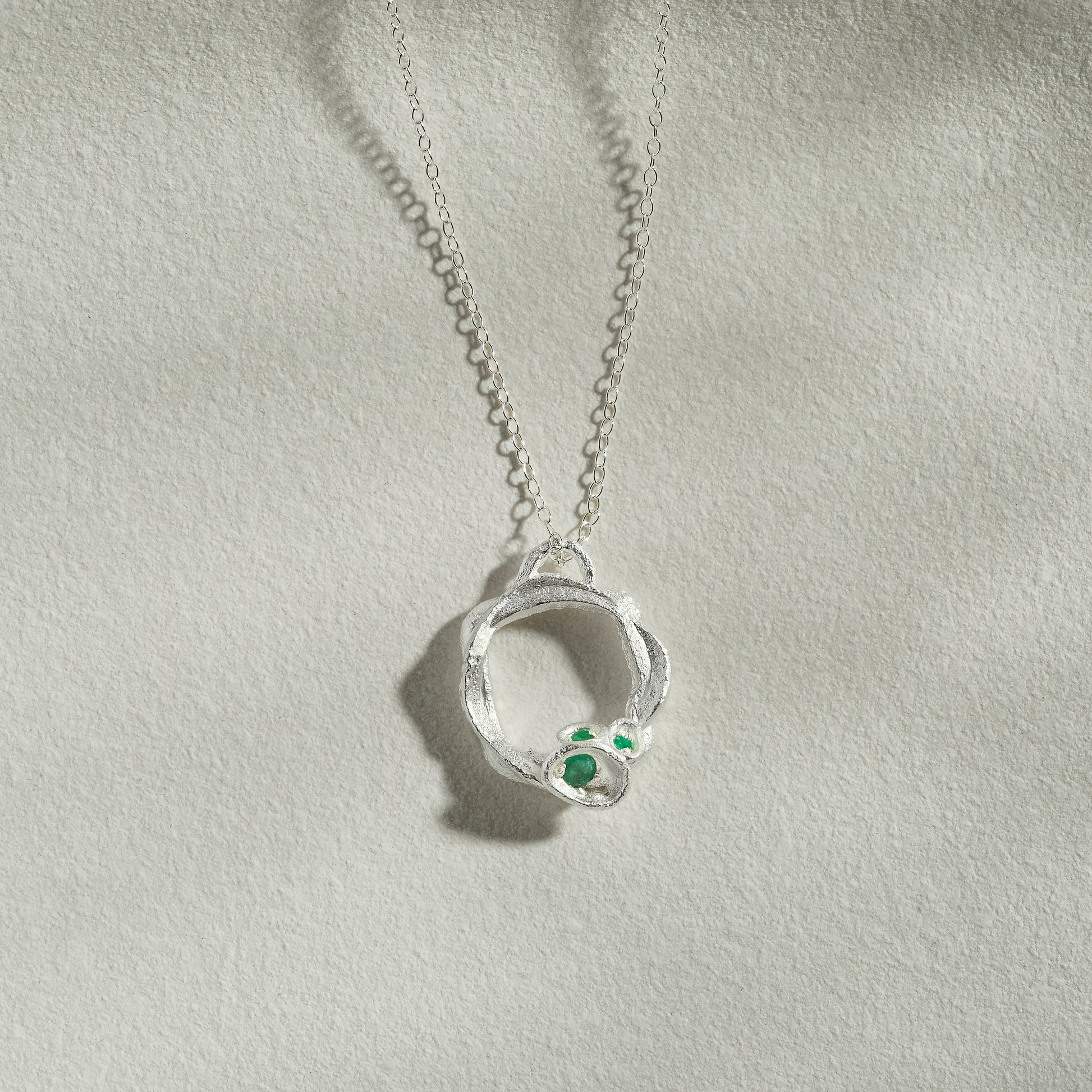 Emerald Silver Circle Necklace (Large)