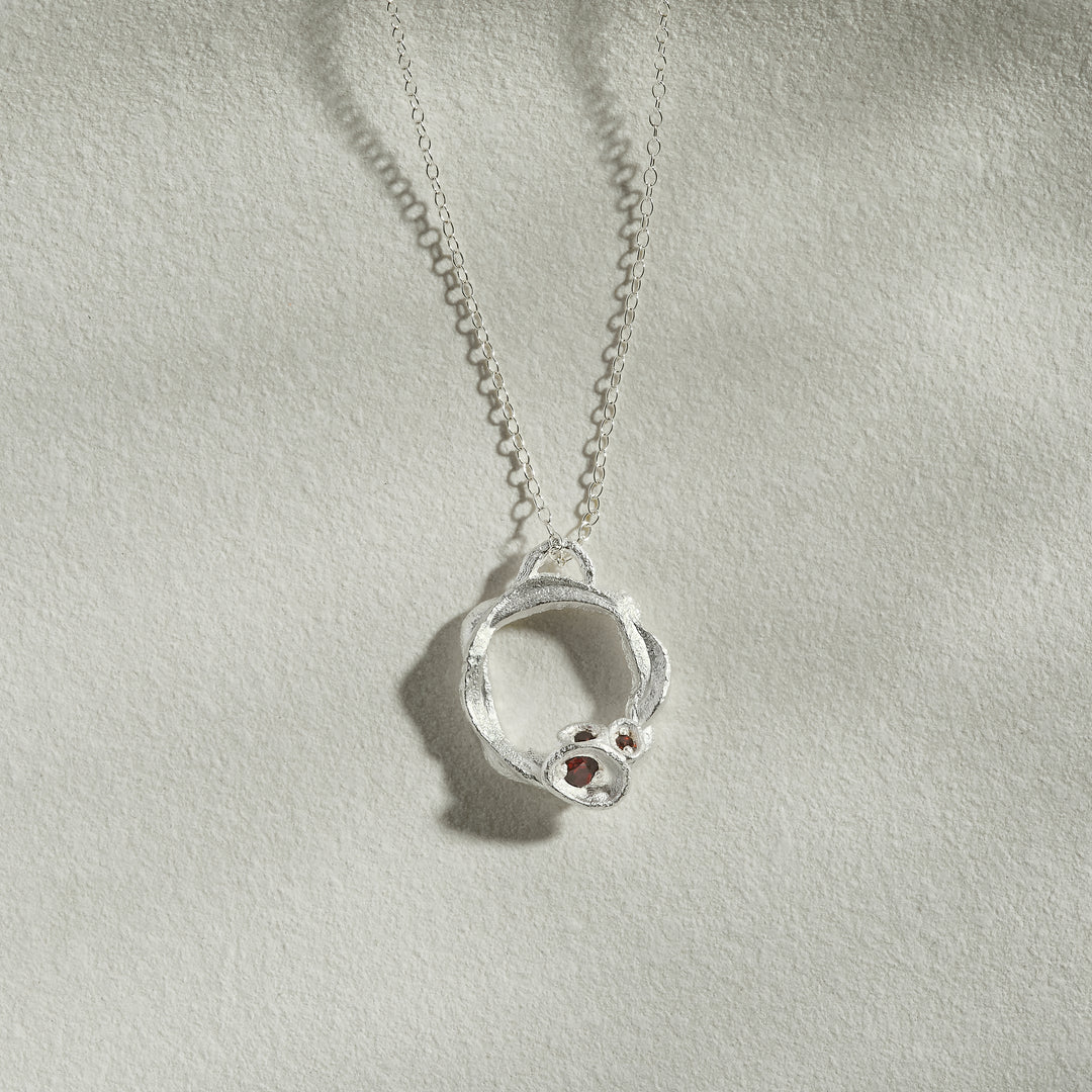 Garnet Silver Circle Necklace (Large)