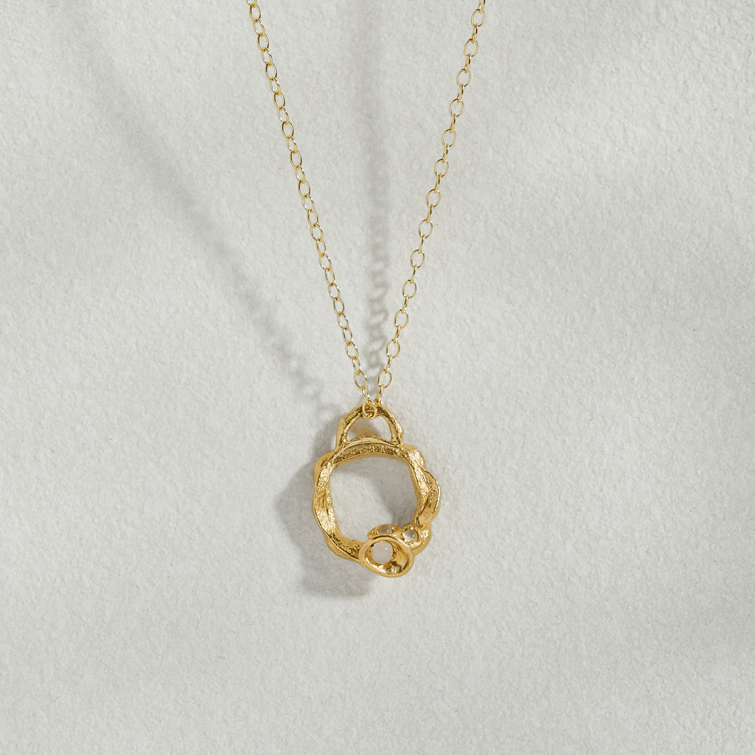 Moonstone Gold Circle Necklace (Small)