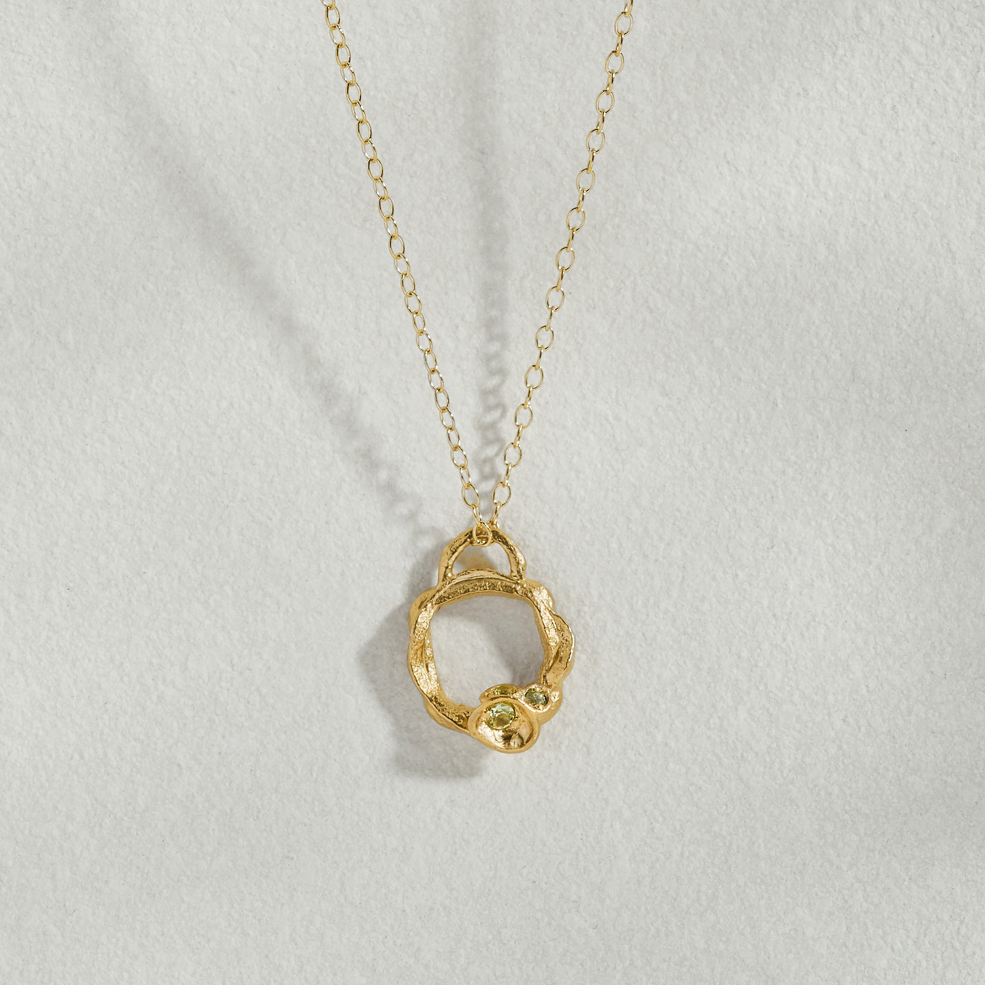 Peridot Gold Circle Necklace (Small)