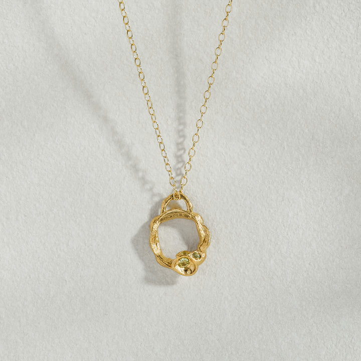 Peridot Gold Circle Necklace (Small)