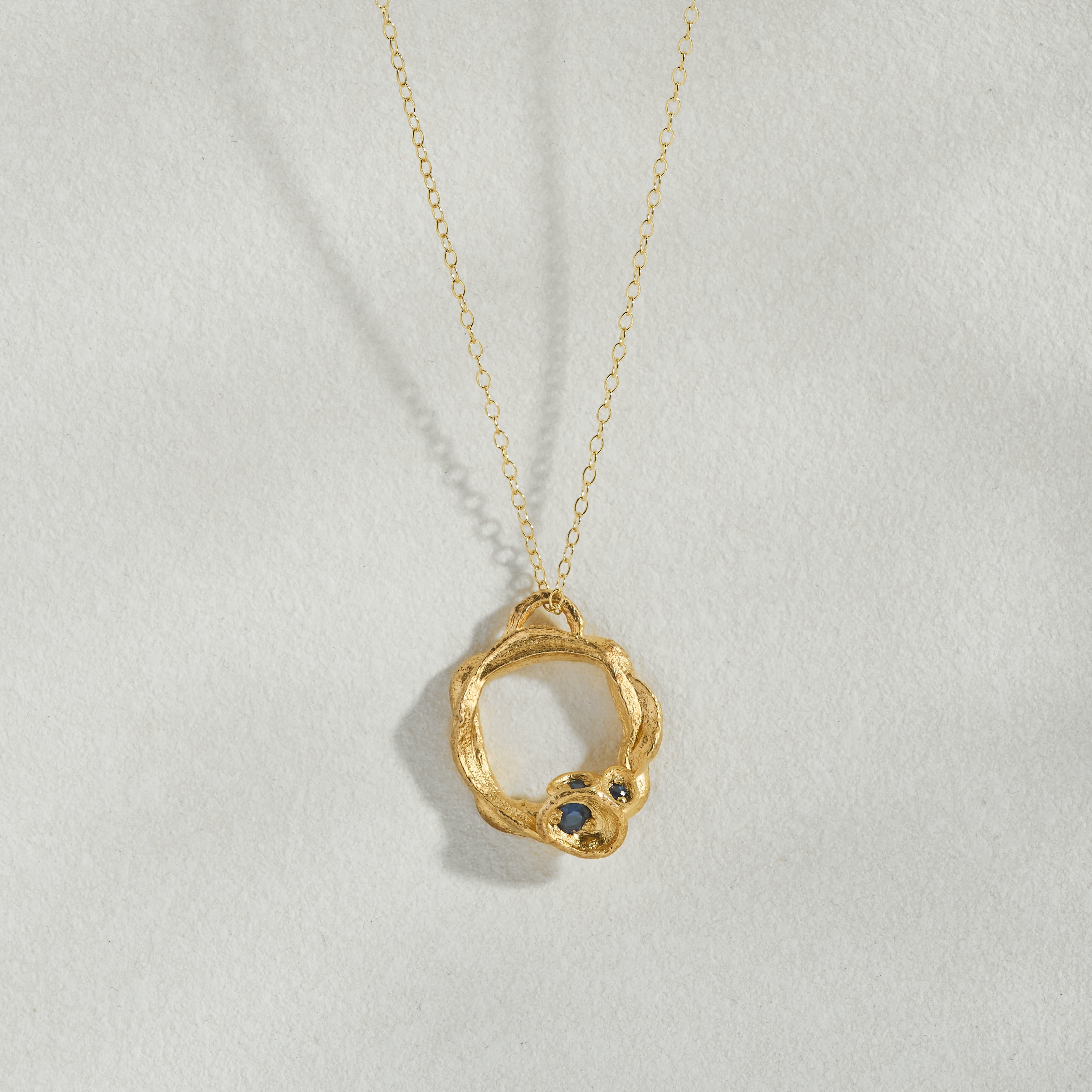 Sapphire Gold Circle Necklace (Large)