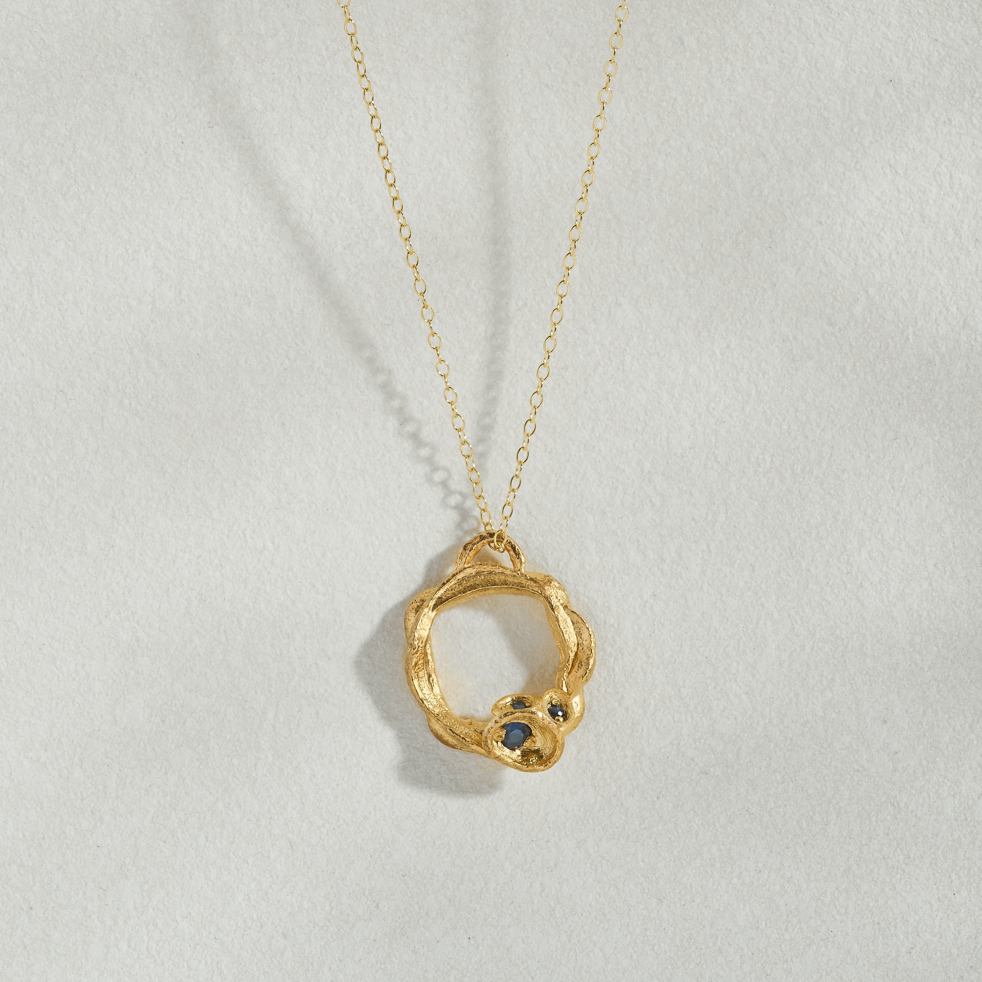 Sapphire Gold Circle Necklace (Large)