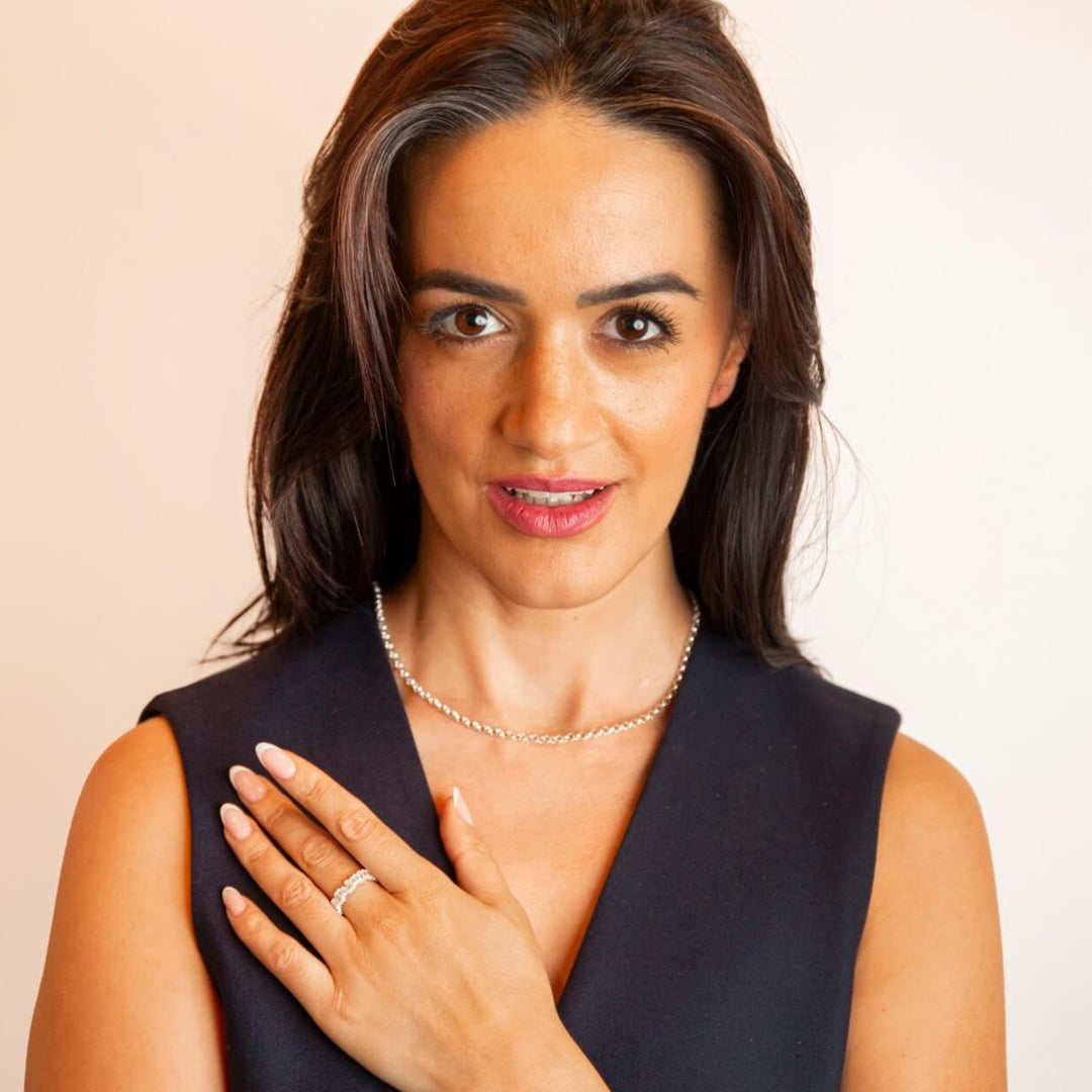 model wears silver rolo belcher chain necklace