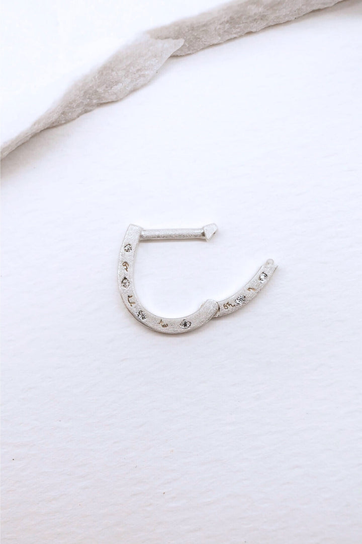 Sparkly Silver Horseshoe Connector open
